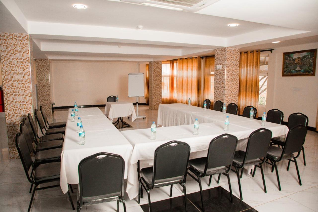 A1 Hotel And Resort Аруша Екстериор снимка