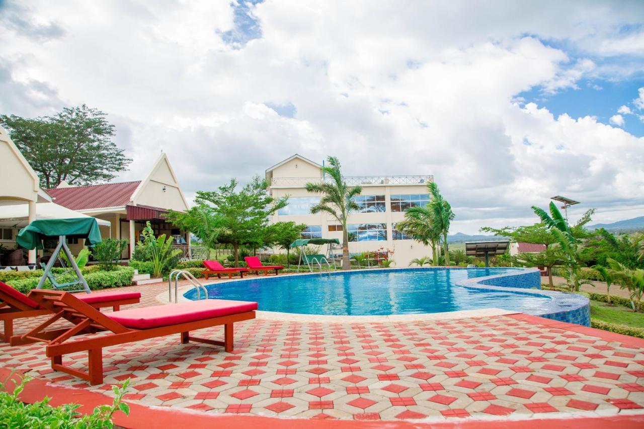 A1 Hotel And Resort Аруша Екстериор снимка